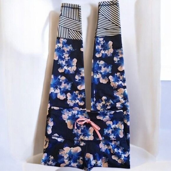 Old Navy Active Woman High Rise Floral Compression Leggings Striped Ankle NEW XS - Picture 7 of 8